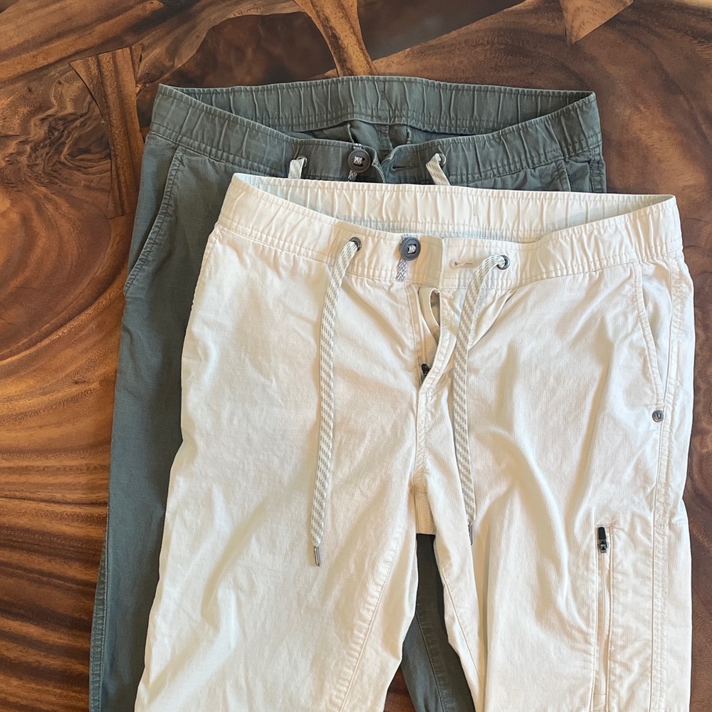 Vuori Drawstring Joggers - 1 Olive & 1 Cream